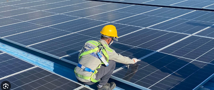 Bảo trì hệ thoomngs điện năng lượng mặt trời